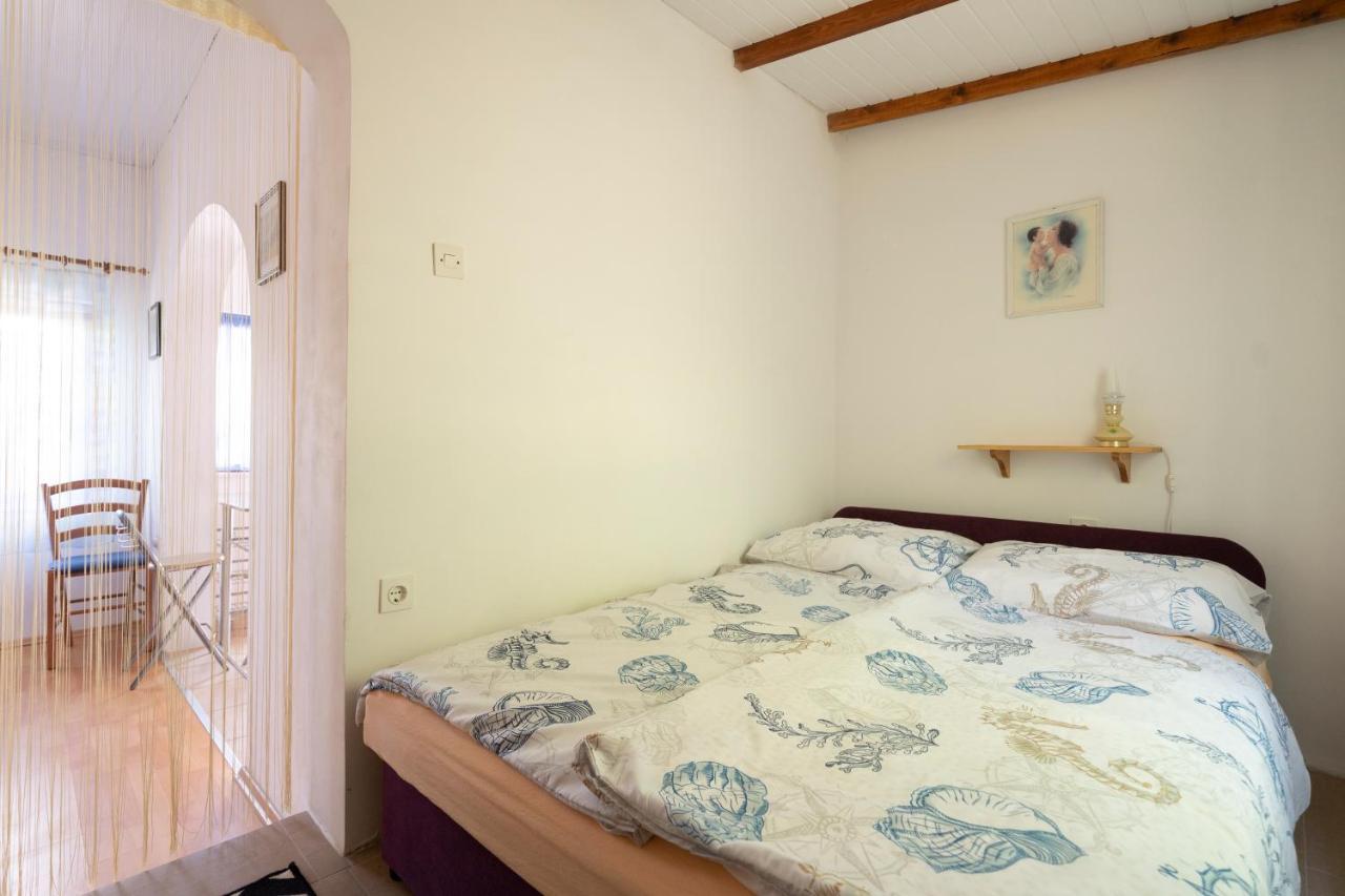 Studio Apartman Ema 2 格基卡琳 外观 照片